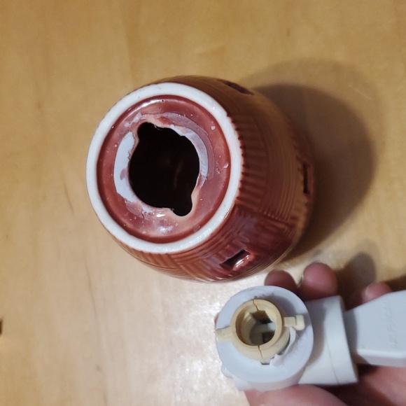 Scentsy Red Weave small plugin EUC ❤️ Great condition 4" height - Picture 3 of 5